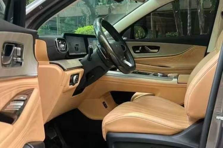 Used Chery Tiggo 9 2023 2.0T Dual-Clutch Two-Wheel Drive Luxury Edition 7 Seats
