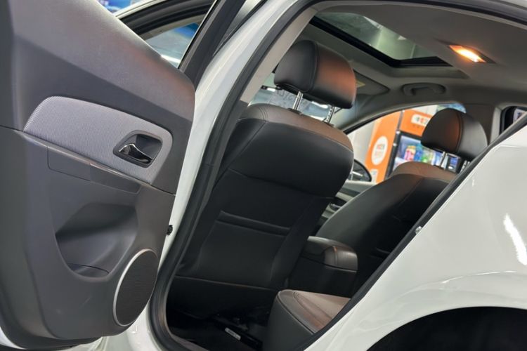 Used Chevrolet Cruze 2013 1.8L SE AT
