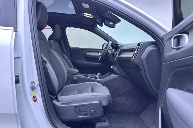 Used Volvo XC40 2024 B3 Zhiyuan Luxury Edition
