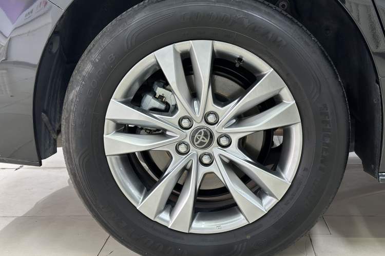 Used Toyota Sienna 2024 2.5L Hybrid Four-Wheel Drive Prestige Edition
