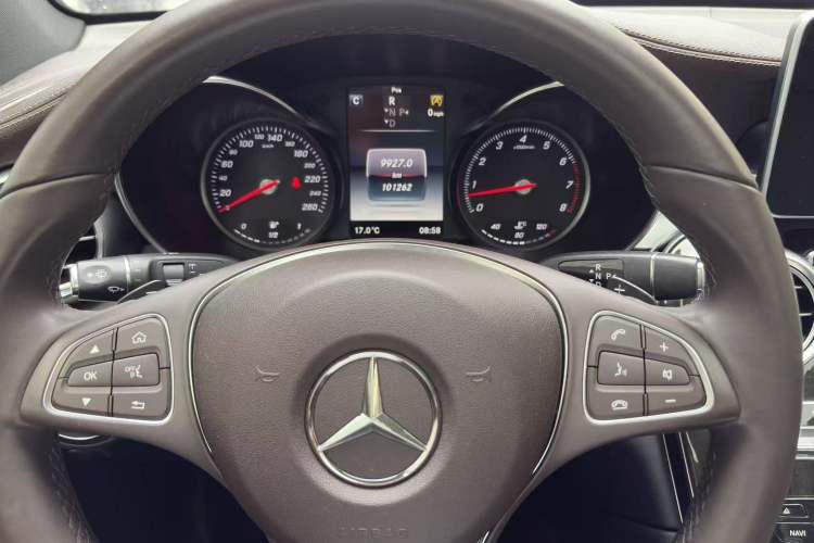 Used Mercedes-Benz GLC 2017 GLC 260 4MATIC Luxury Model
