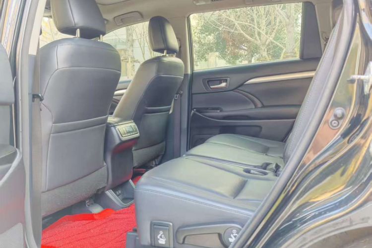 Used Toyota Highlander 2018 2.0T Four-Wheel Drive Luxury Edition 7 Seats China V Emission Standard
