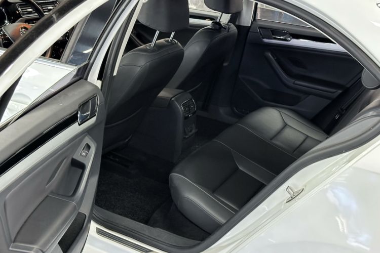 Used Volkswagen Sagitar 2015 1.6L Automatic Comfort Model
