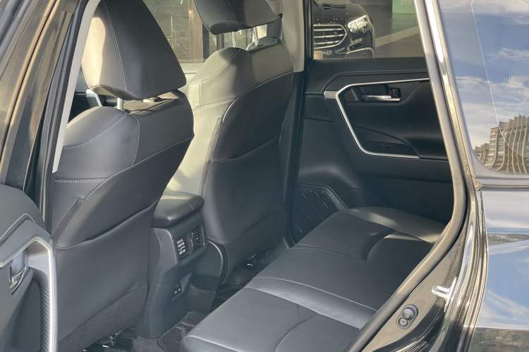 Used Toyota RAV4 2022 2.0L CVT Two-Wheel Drive Fashion Plus Edition
