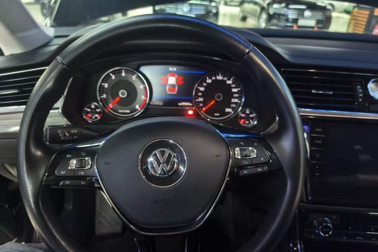 Used Volkswagen Phideon 2018 Revised Version 380TSI Two-Wheel Drive Business Edition
