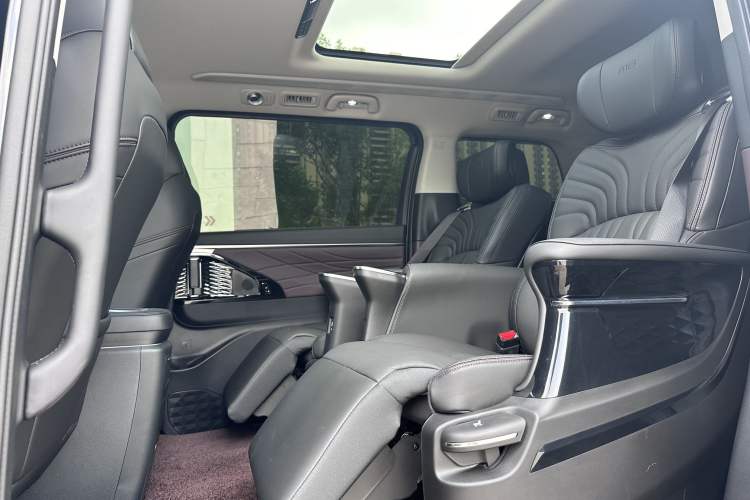 Used GAC Trumpchi M8 2024 Master Series 400T Prestige Edition
