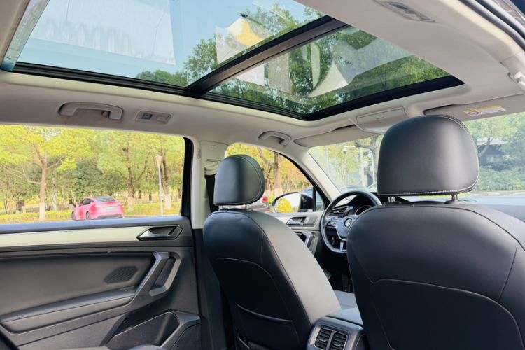 Used Volkswagen Tiguan L 2019 Updated Version 330TSI Automatic Two-Wheel Drive Panoramic Comfort Edition China VI Standard
