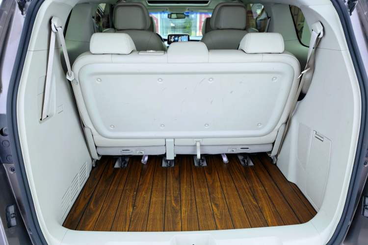 Used Buick GL8 2022 Land Business Class 652T Luxury Model
