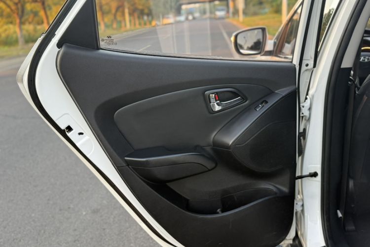 Used Hyundai ix35 2013 2.0L Automatic Two-Wheel Drive Smart GLS China IV Standard
