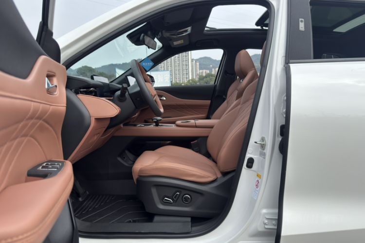 Used Changan UNI-Z New Energy 2024 Blue Whale Smart Electric iDD 125km Excellence Model
