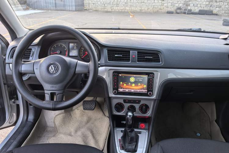 Used Volkswagen Lavida 2013 Revised Classic 1.6L Automatic Fashion Edition