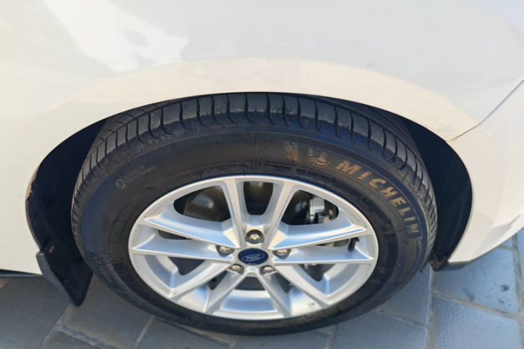 Used Ford Focus 2018 Hatchback Classic 1.6L Automatic Trendy SmartDrive Edition
