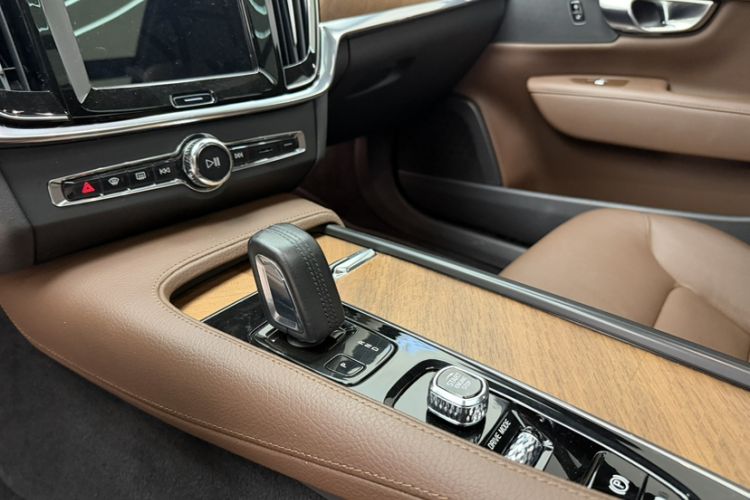 Used Volvo S90 2021 B5 Zhiyi Luxury Edition
