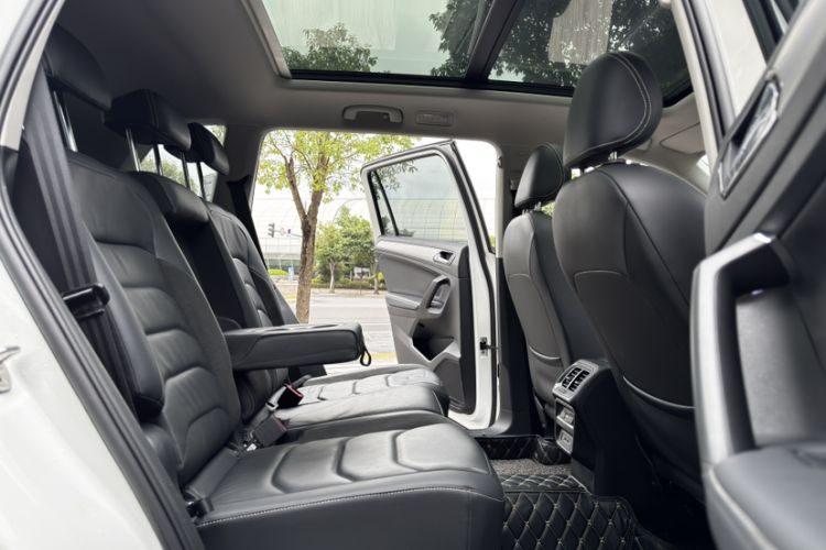 Used Volkswagen Tiguan L 2019 Updated Version 330TSI Automatic Two-Wheel Drive Panoramic Comfort Edition China VI Standard