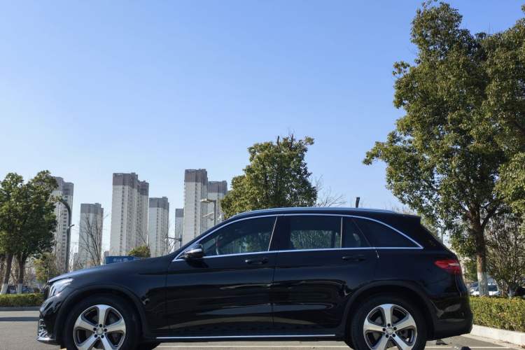 Used Mercedes-Benz GLC 2017 GLC 260 4MATIC Luxury Model