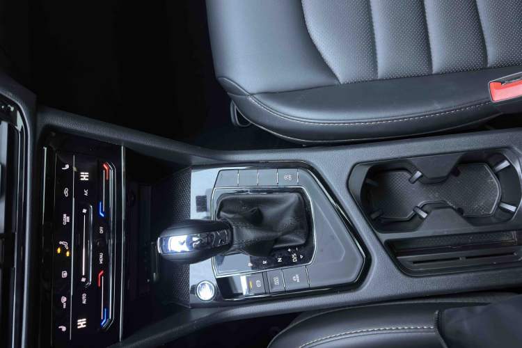 Used Volkswagen Tharu 2022 280TSI Two-Wheel-Drive Luxury Edition