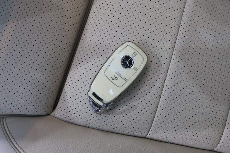 Used Mercedes-Benz E-Class 2022 Second Facelift E 300 L Sporty and Stylish Edition
