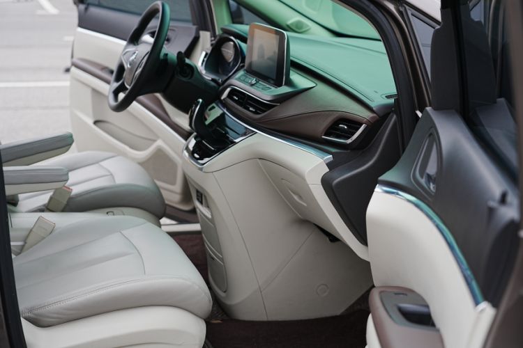 Used Buick GL8 2022 Land Cruiser Executive Class 652T Comfort Model