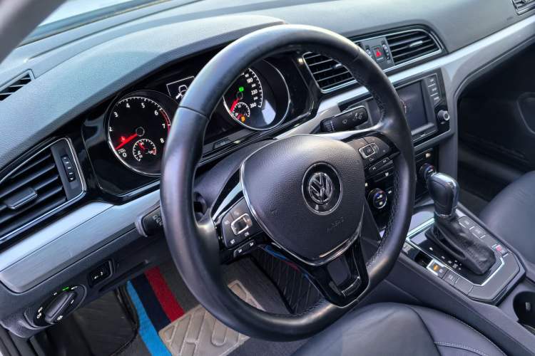 Used Volkswagen Lamando 2017 280TSI DSG Comfort Edition
