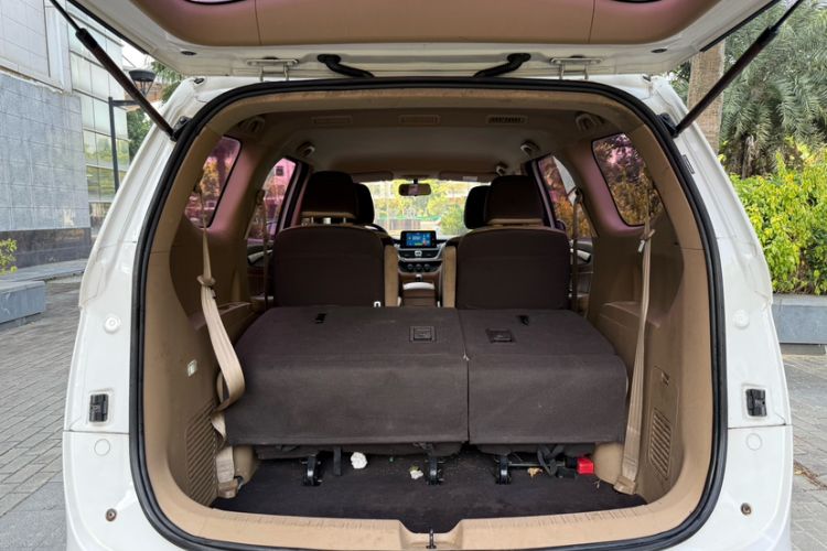 Used Baojun 730 2017 1.5T Manual Fashion Version 7 Seats China V Emission Standard