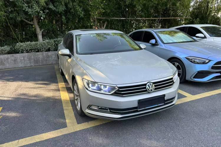 Used Volkswagen Magotan 2018 330TSI DSG Advanced Model
