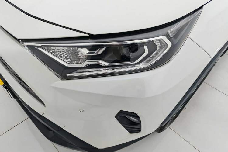 Used Toyota RAV4 2020 2.0L CVT Four-Wheel Drive Prestige Edition