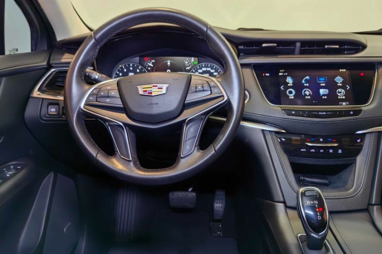 Used Cadillac XT5 2018 25T Luxury Model
