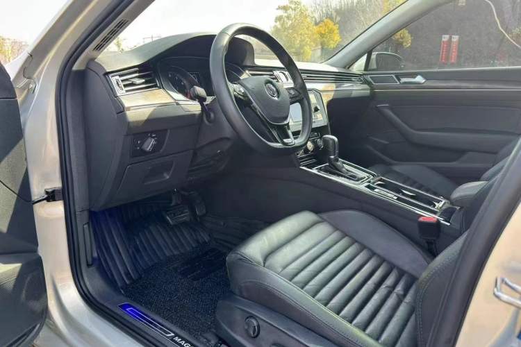 Used Volkswagen Magotan 2018 Facelift 330TSI DSG Luxury Model
