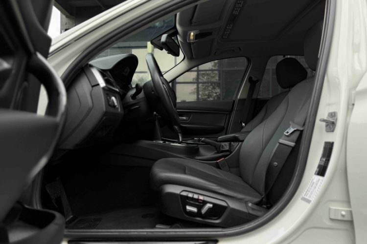 Used BMW 3 Series 2016 316Li Fashion Model
