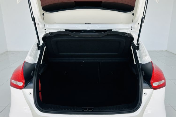 Used Ford Focus 2018 Hatchback Classic 1.6L Automatic Comfort Plus SmartDrive Edition
