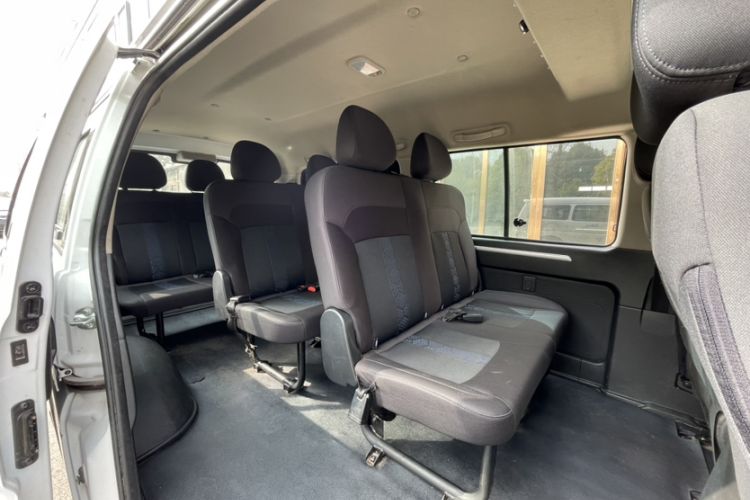 Used FORTHING Lingzhi 2023 M5L 1.6L Comfort 9-Seater
