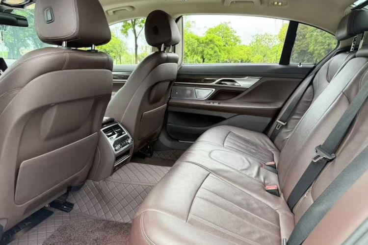 Used BMW 7 Series 2016 730Li Leading Model
