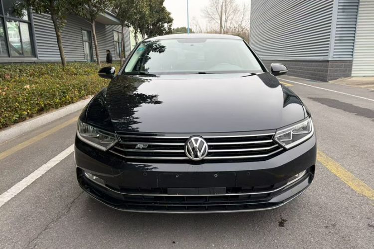 Used Volkswagen Magotan 2017 330TSI DSG Leading Model
