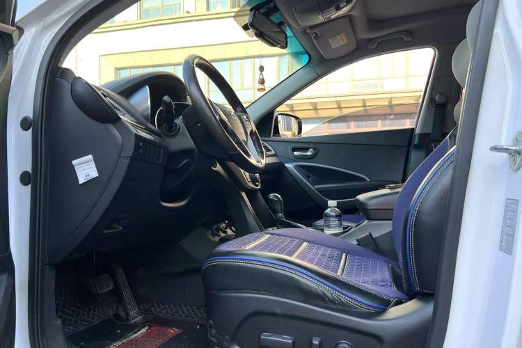 Used Hyundai Santa Fe 2017 2.0T Automatic Two-Wheel Drive Smart Version 7 Seats