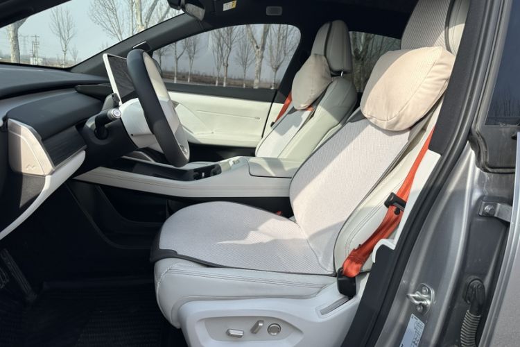 Used ONVO L60 2024 60 kWh Rear-Drive Version