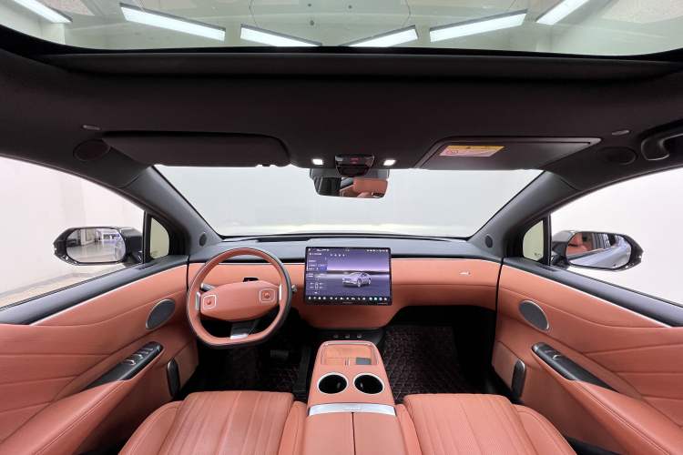 Used  E07 2025 All-Electric 4x4 90kWh Ultra High-Performance Edition