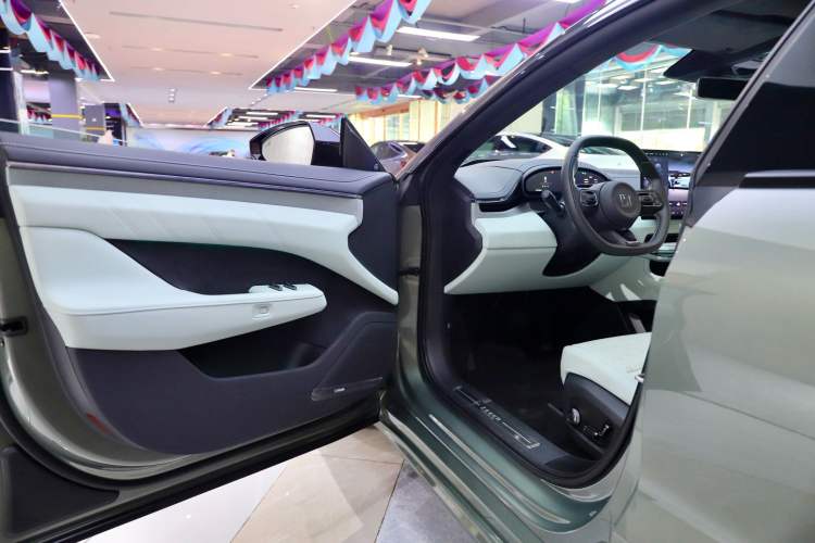 Used Zeekr 001 2025 WE Edition 100 kWh Rear-Wheel Drive
