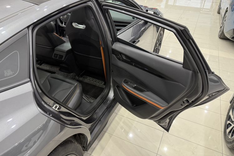 Used Changan UNI-V 2024 1.5T High-Energy Version
