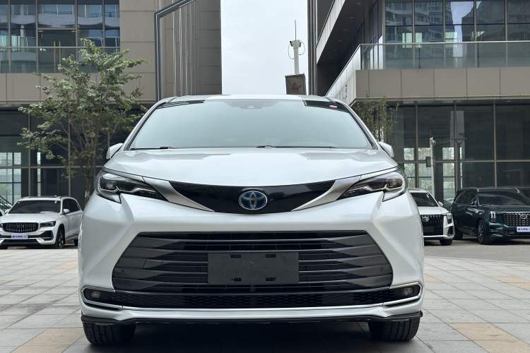 Used Toyota Sienna 2021 2.5L Hybrid Ultimate Edition
