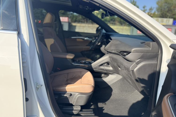 Used Buick Envision 2020 Encore S 652T Four-Wheel Drive Luxury Model
