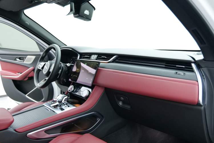 Used Jaguar F-PACE 2022 P250 R-Dynamic BLACK
