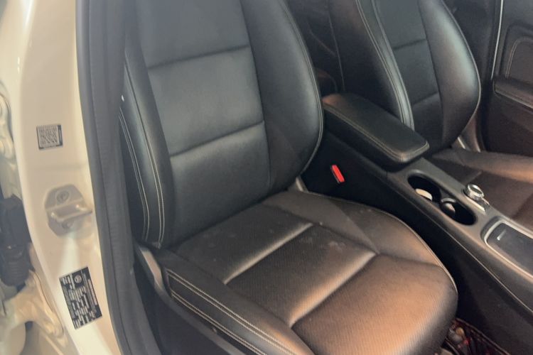 Used Mercedes-Benz GLA 2015 GLA 220 4MATIC Luxury Model
