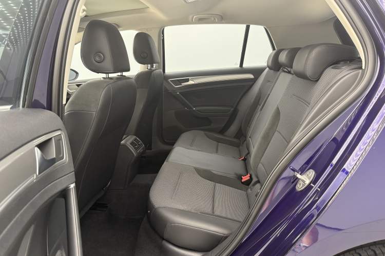 Used Volkswagen Golf 2018 230TSI Automatic Comfort Model
