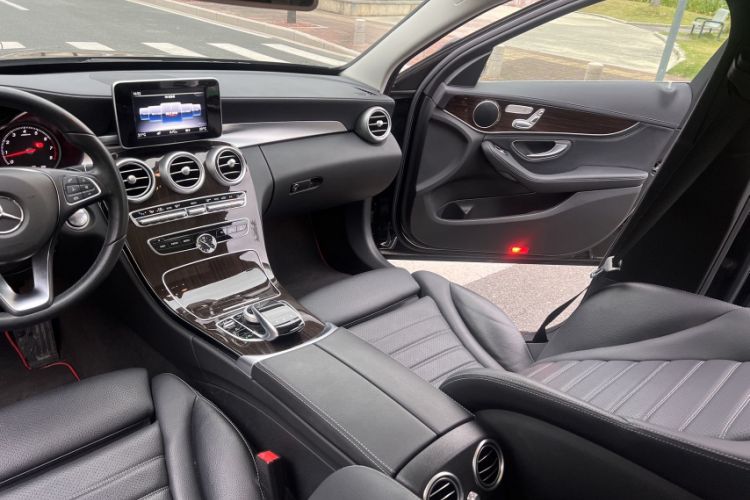 Used Mercedes-Benz C-Class 2017 Facelift C 200 L
