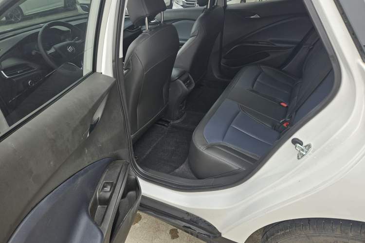 Used Buick Velite 6 2023 430km Range Commuter Version
