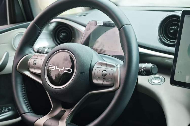 Used BYD Dolphin 2023 420 km Fashion Edition
