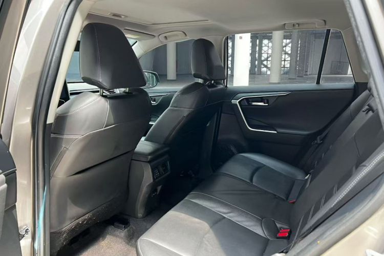 Used Toyota RAV4 2022 2.0L CVT Two-Wheel Drive Fashion Plus Edition
