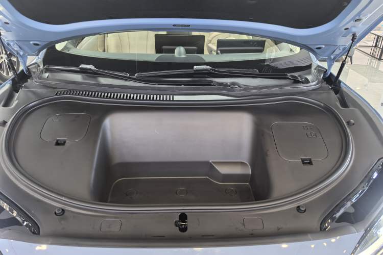 Used Hima Luxeed R7 2024 All-Electric 667 km Max
