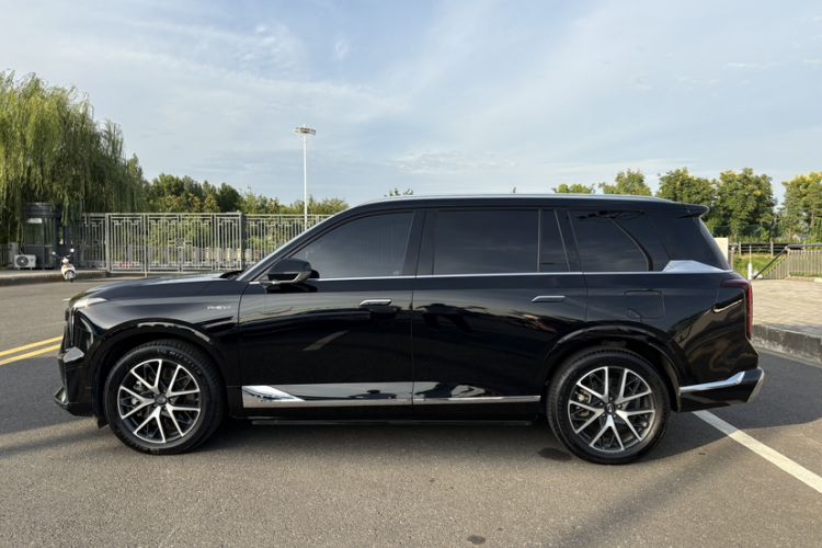 Used GAC Trumpchi ES9 2024 PHEV with 143 km Max
