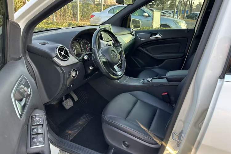 Used Mercedes-Benz B-Class 2015 B 200 Fashion Model
